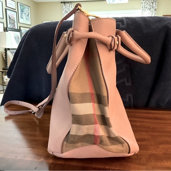Genuine Burberry Medium Banner Tote - Picture 5 of 9